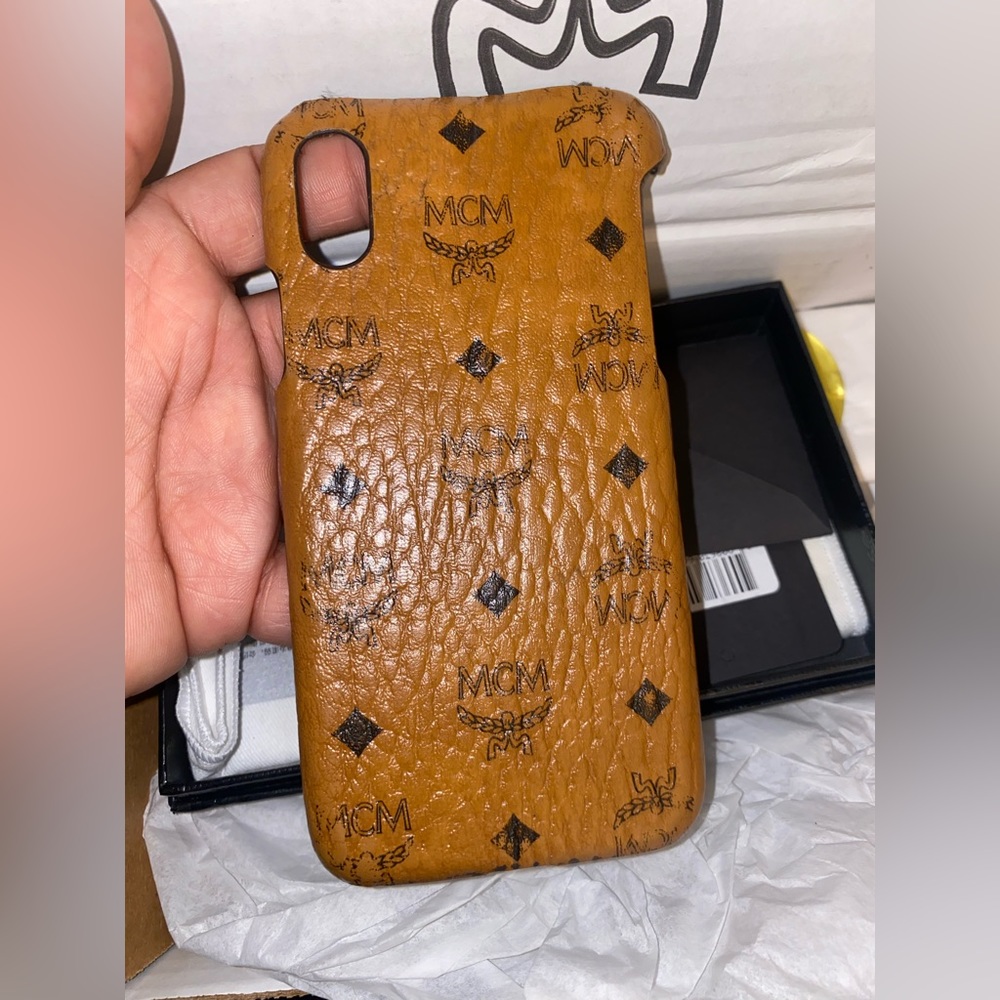 Authentic MCM iphoneX case - Picture 10 of 10